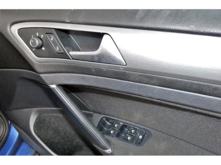 2017 Volkswagen Golf - thumbnail 25