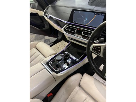 2022 BMW X5 xDrive45e xLine €59,950 thumbnail