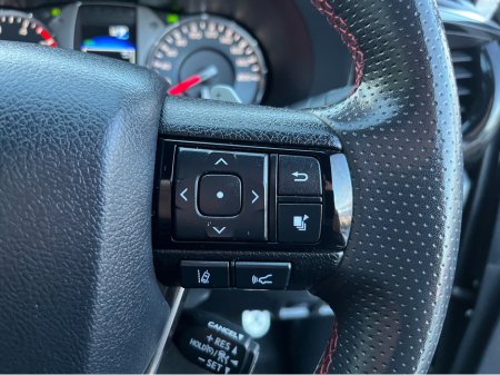 2023 Toyota Hilux GR SPORT AUTOMATIC 2.4 DIESEL //LOW MILES//HIGH SPEC//360 PARKING CAMERAS//KEYLESS ENTRY//ADAPTIVE CRUISE CONTROL// thumbnail