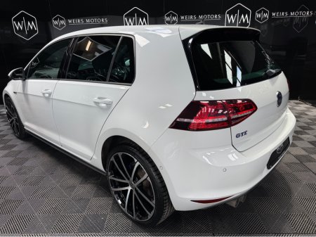 2015 Volkswagen Golf 1.4 GTE 201PS S/A 5DR AUTO €15,950 thumbnail