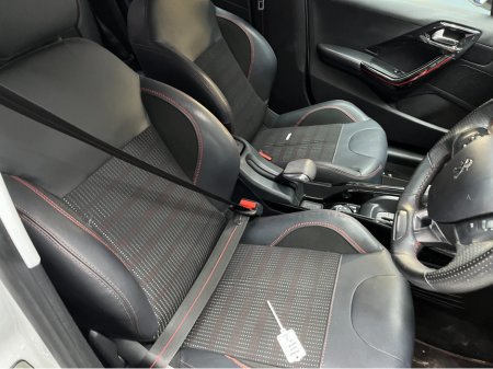 2017 Peugeot 2008 €12950 2017 PEUGEOT 2008 GT LINE 1.2 AUTOMATIC / CRUISE CONTROL / REVERSE CAMERA AND MORE €12,950 thumbnail