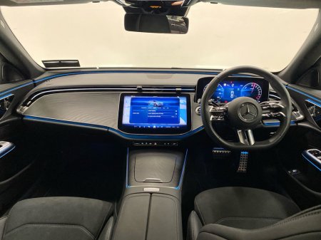 2025 Mercedes-Benz E Class E 300 e PHEV AMG AUTO, Reversing Camera, Heated Seats €77,950 thumbnail
