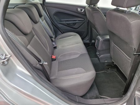 2016 Ford Fiesta - thumbnail 23