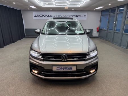 2019 Volkswagen Tiguan - view 2