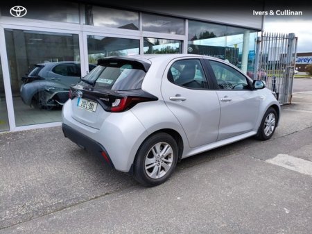 2021 Toyota Yaris - thumbnail 3