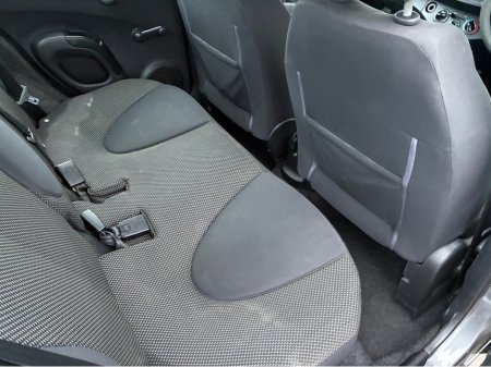 2010 Nissan Micra - thumbnail 8