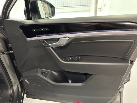 2023 Volkswagen Touareg - thumbnail 23