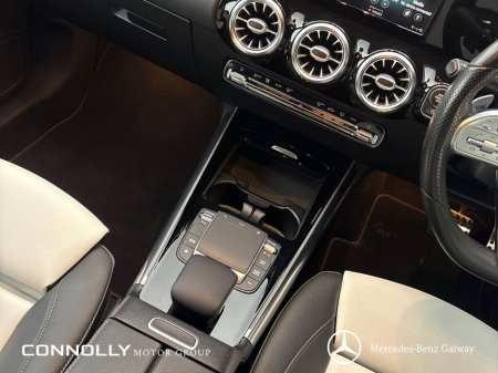 2020 Mercedes-Benz GLA Class GLA 200 d Auto Progressive €33,900 thumbnail