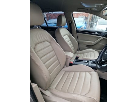 2013 Volkswagen Golf 1.4 TSI Highline | Leather interior €12,450 thumbnail