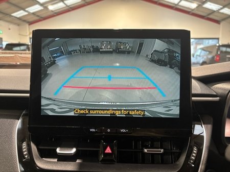 2025 Toyota Corolla SALOON LUNA HYBRID AUTO €31,750 thumbnail