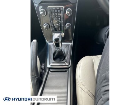 2018 Volvo V40 D2 MOM ED 5DR €16,450 thumbnail