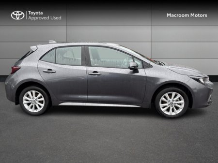2024 Toyota Corolla END OF YEAR CLEARANCE SALE! COROLLA HYBRID LUNA H/B €29,500
