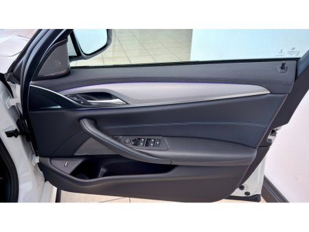 2018 BMW 5 Series - thumbnail 13