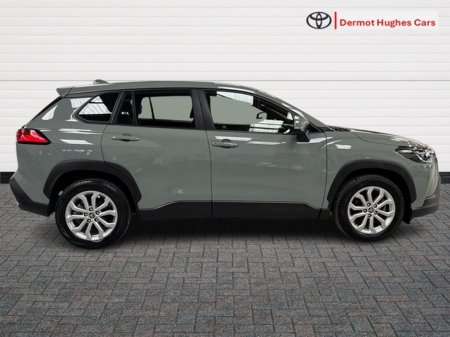 2024 Toyota Corolla Cross - view 3