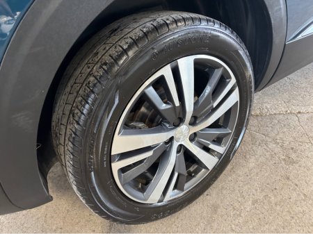 2023 Peugeot 5008 - thumbnail 4