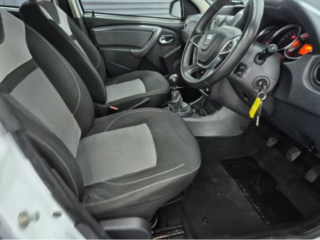 2017 Dacia Duster SIGNATURE 1.5 DCI 110 4 4DR €11,950