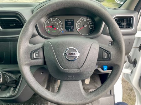 2021 Nissan NV400 - thumbnail 11