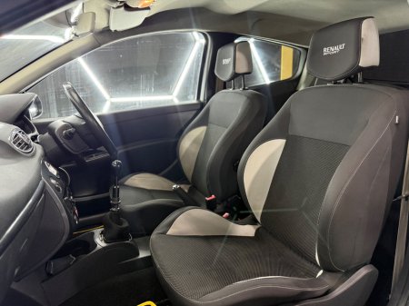 2012 Renault Clio - thumbnail 17