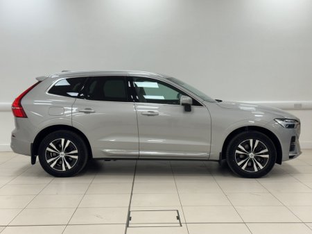 2023 Volvo XC60 T6 Recharge PHEV 350hp AT8 Core €53,500 thumbnail
