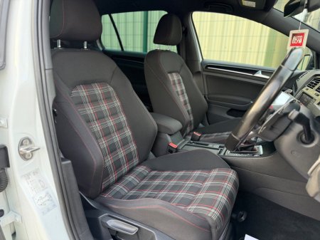 2016 Volkswagen Golf - thumbnail 9