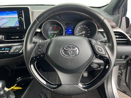 2017 Toyota C-HR - thumbnail 4