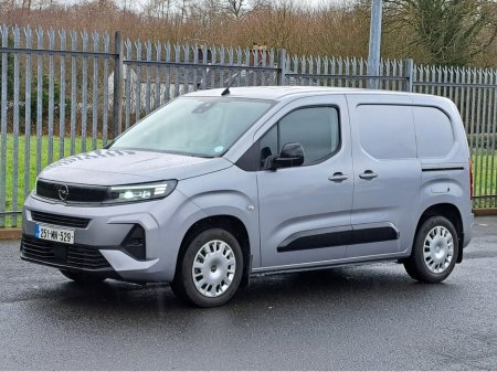 2025 Opel Combo SPORTIVE L1H1 1.5TD 100BHP **REVERSING CAMERA** €19,919 thumbnail
