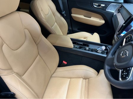 2023 Volvo XC60 €46950! 2023 VOLVO XC60 RECHARGE ULTIMATE T6 AWD PLUG 2.0 AUTOMATIC / CRUISE CONTROL /  ELECTRIC MEMORY & HEATED SEATS / 360° PARKING CAMERA / PANORAMIC SUNROOF / APPLE CARPLAY €46,950 thumbnail