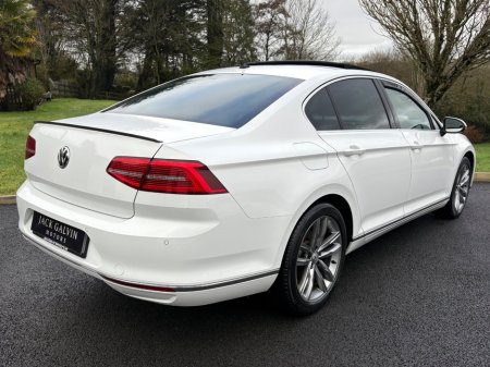 2017 Volkswagen Passat 1.6 TDI DSG 120HP Highline €15,950 thumbnail