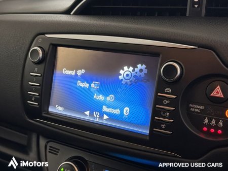 2019 Toyota Yaris HY Hybrid Y20 4DR Auto €13,900 thumbnail