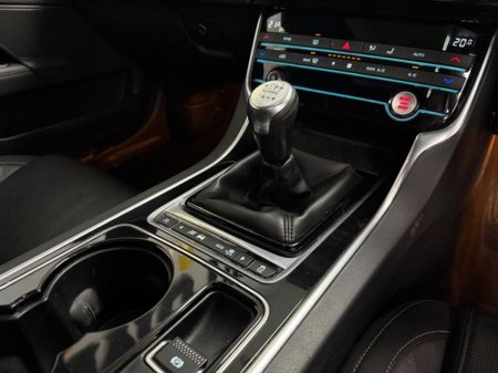 2016 Jaguar XE 2.0D R-sport (163PS) 4DR €12,777 thumbnail