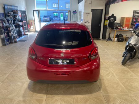 2017 Peugeot 208 - thumbnail 8