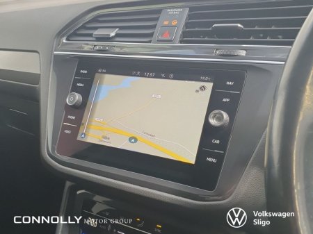 2023 Volkswagen Tiguan Allspace LIFE 2.0TDI 122HP €35,945 thumbnail