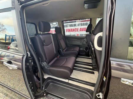 2013 Nissan Serena - thumbnail 8