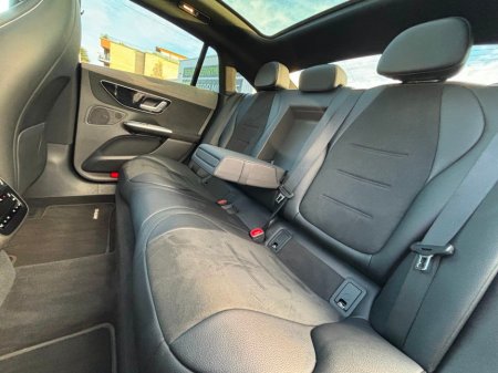 2023 Mercedes-Benz EQE SUNROOF AMG LINE PREMIUM €46,995 thumbnail