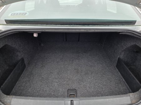 2010 Volkswagen Passat - thumbnail 6