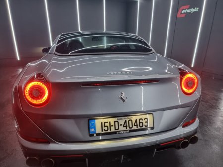 2015 Ferrari California - thumbnail 5