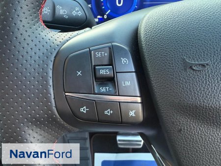 2024 Ford Kuga St-Line 2.5 Plug in-Hybrid 225Ps **Warranty May 2029** €35,950 thumbnail