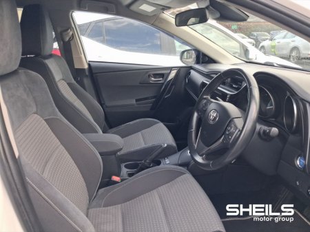 2018 Toyota Auris Hybrid Luna Sport €18,500 thumbnail