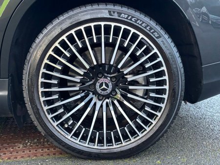 2022 Mercedes-Benz EQC PREMIUM AMG LINE 400 4MATIC SUNROOF €37,995 thumbnail