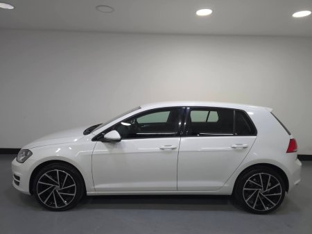 2015 Volkswagen Golf 1.2 TSI 5DR 110HP Trendline €12,950 thumbnail