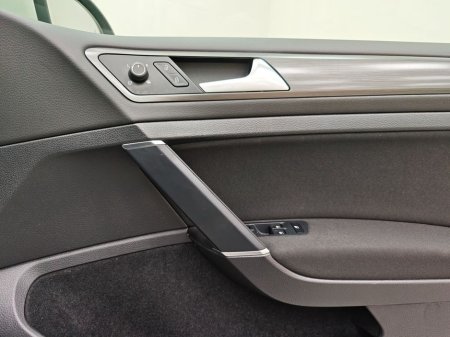 2019 Volkswagen Golf 2.0 TDI Automatic €22,995 thumbnail