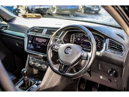 2021 Volkswagen Tiguan 2.0 TDI 150HP R-Line €34,995 thumbnail