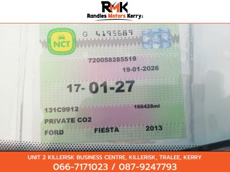 2013 Ford Fiesta - thumbnail 5