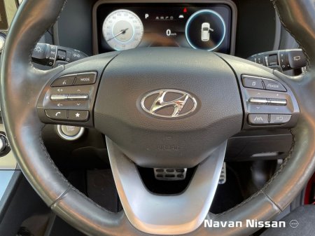2022 Hyundai Kona EV Premium 64 kWh €21,850 thumbnail