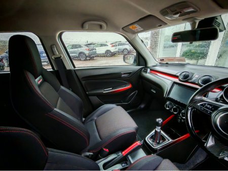 2019 Suzuki Swift - thumbnail 9