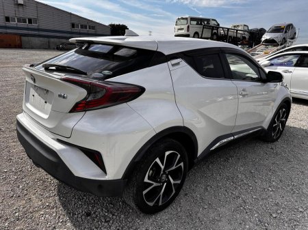 2017 Toyota C-HR - thumbnail 4