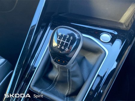 2023 Volkswagen Golf R-Line 1.5TSI 130bhp €31,950 thumbnail