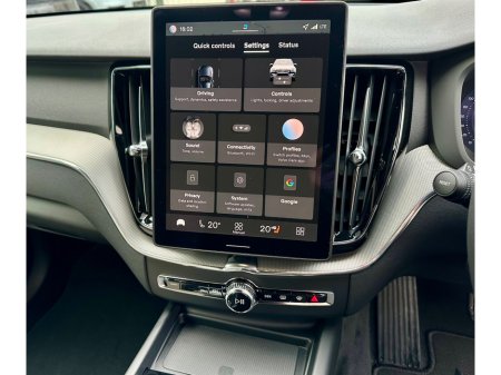 2025 Volvo XC60 - thumbnail 16