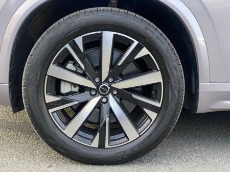 2025 Volvo XC90 - thumbnail 10