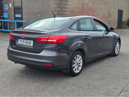 2017 Ford Focus - thumbnail 6